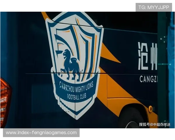 多伦多FC主帅签名球衣慈善晚会拍出 引发球迷热烈竞拍 多伦多FC主帅签名球衣慈善晚会拍出 引发球迷热烈竞拍